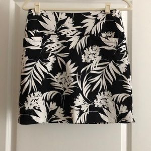 S.C. & Co black and white skort